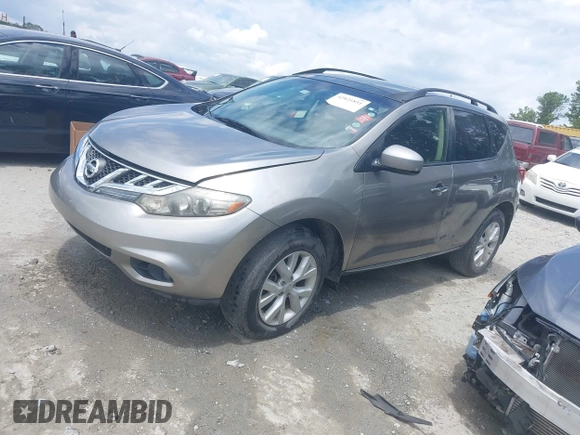 2012 Nissan Murano SL z VIN JN8AZ1MU3CW101990, wystawiony jako IAAI lot #42821851 z przebiegiem 135 585 mil mil oraz . Historia ofert i sprzedaży dostępna na DreamBid. Obrazek 2.