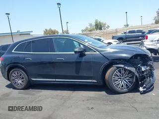 2023 Mercedes-Benz EQS 580 z VIN 4JGDM4EB5PA018484, wystawiony jako IAAI lot #42451530 z przebiegiem 24 293 mil mil oraz . Historia ofert i sprzedaży dostępna na DreamBid. Obrazek 14.