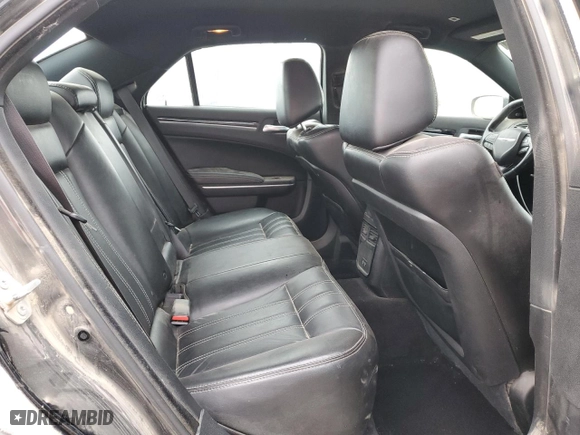 2019 Chrysler 300 with VIN 2C3CCABGXKH682862, listed as a Copart auction lot 43927905 with 93,707 mi miles and Salvage Title. Bid and sale history available at carsss.com. Image 10.