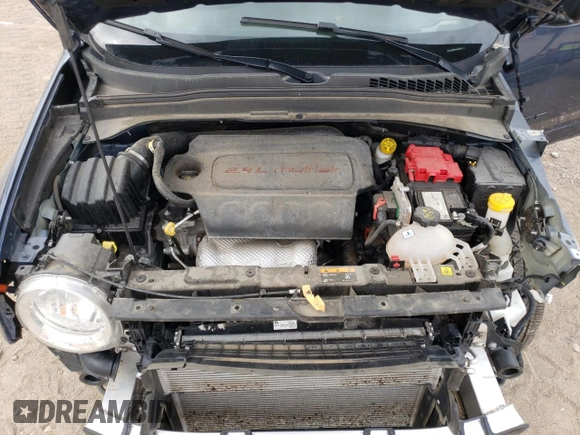 2021 Jeep Renegade 80th Anniversary with VIN ZACNJDBB8MPM40943, listed as a Copart auction lot 70030764 with 41,943 mi miles and Salvage title. Bid and sale history available at DreamBid. Image 14.