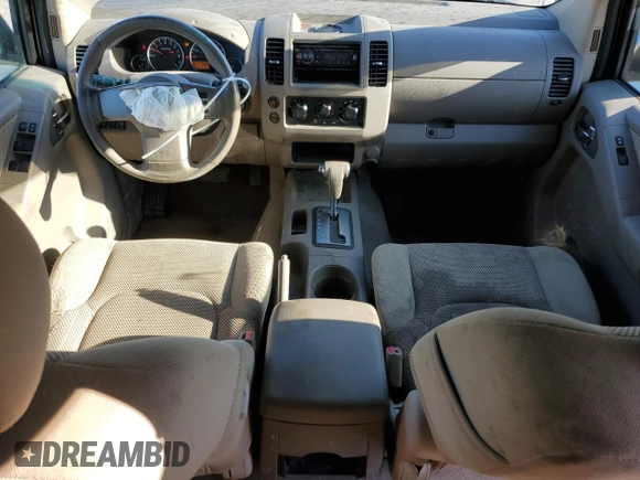 2008 Nissan Frontier SE z VIN 1N6AD07UX8C437464, wystawiony jako Copart lot #49346195 z przebiegiem 301 208 mil mil oraz Szkoda całkowita • Salvage title. Historia ofert i sprzedaży dostępna na DreamBid. Obrazek 8.