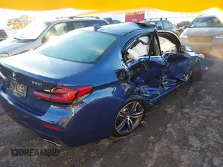 2021 BMW 5 Series 530i xDrive with VIN WBA13BJ08MWX26386, listed as a IAAI auction lot 40674914 with 250 mi miles and . Bid and sale history available at carsss.com. Image 4.