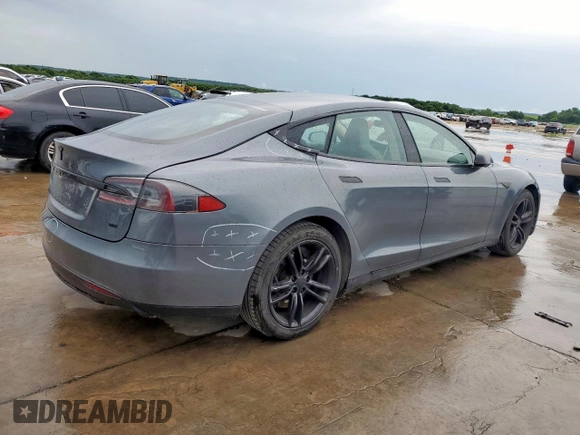 2013 Tesla Model S with VIN 5YJSA1CNXDFP16432, listed as a Copart auction lot 59883855 with 180,100 mi miles and Clean title. Bid and sale history available at DreamBid. Image 3.