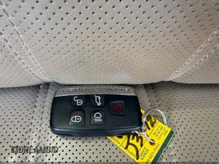 2016 Land Rover Range Rover HSE with VIN SALGS2VF9GA278734, listed as a IAAI auction lot 42844978 with 82,556 mi miles and . Bid and sale history available at DreamBid. Image 11.