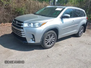 2018 Toyota Highlander SE z VIN 5TDJZRFH8JS526290, wystawiony jako IAAI lot #42393316 z przebiegiem 69 650 mil mil oraz . Historia ofert i sprzedaży dostępna na DreamBid. Obrazek 17.