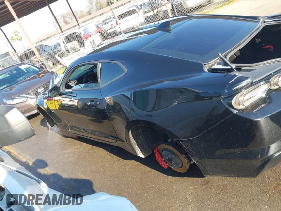 2019 Chevrolet Camaro 1SS z VIN 1G1FE1R73K0144199, wystawiony jako IAAI lot #41428221 z przebiegiem Nie podano mil oraz . Historia ofert i sprzedaży dostępna na DreamBid. Obrazek 13.