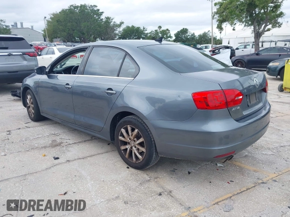 2013 Volkswagen Jetta Sedan SE with VIN 3VWDP7AJ3DM363891, listed as a IAAI auction lot 41995436 with 105,994 mi miles. Bid and sale history available at carsss.com. Image 3.
