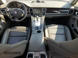 2015 Porsche Panamera 4 z VIN WP0AA2A76FL003534, wystawiony jako Copart lot #55507405 z przebiegiem 56 658 mil mil oraz Szkoda całkowita • Salvage title. Historia ofert i sprzedaży dostępna na DreamBid. Obrazek 8.