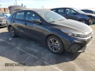 2024 Kia Forte LXS with VIN 3KPF24AD4RE735601, listed as a Copart auction lot 47137625 with 31,780 mi miles and Salvage Title. Bid and sale history available at carsss.com. Image 1.