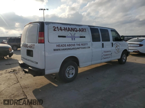 2012 Chevrolet Express Cargo Van with VIN 1GCWGGCA4C1134267, listed as a Copart auction lot 43933135 with 199,207 mi miles and Salvage Title. Bid and sale history available at carsss.com. Image 3.