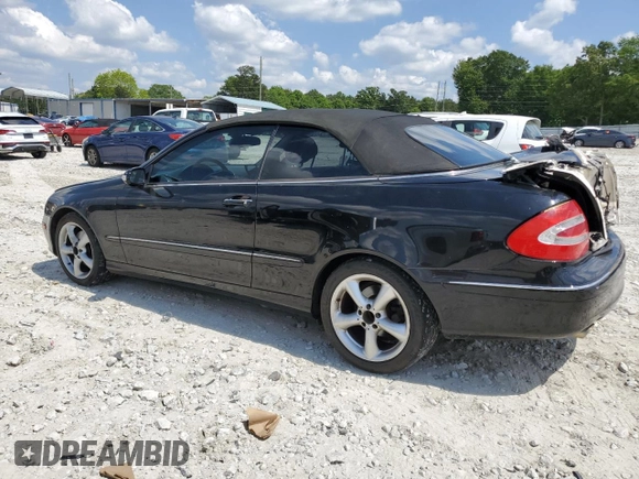 2005 Mercedes-Benz CLK 320 z VIN WDBTK65G75T054495, wystawiony jako Copart lot #56120585 z przebiegiem 130 029 mil mil oraz Szkoda całkowita • Salvage title. Historia ofert i sprzedaży dostępna na DreamBid. Obrazek 2.