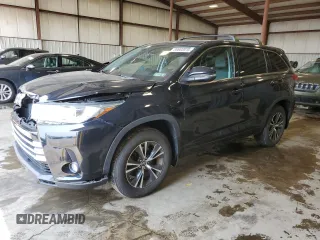 2018 Toyota Highlander LE z VIN 5TDBZRFH6JS834630, wystawiony jako Copart lot #59680915 z przebiegiem 93 904 mil mil oraz Szkoda całkowita • Salvage title. Historia ofert i sprzedaży dostępna na DreamBid. Obrazek 1.