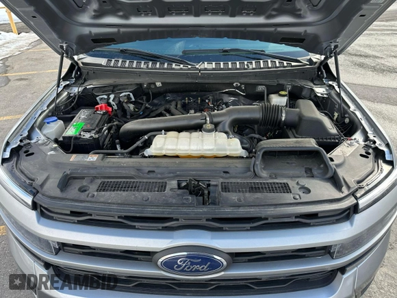 2023 Ford Expedition Max XLT with VIN 1FMJK1J82PEA55695, listed as a Copart auction lot 47253155 with 35,370 mi miles and Non repairable. Bid and sale history available at DreamBid. Image 9.