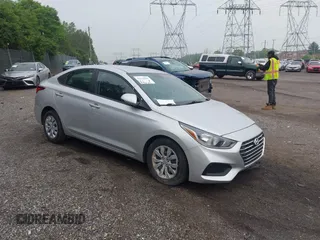 2022 Hyundai Accent SE z VIN 3KPC24A67NE179167, wystawiony jako IAAI lot #42278056 z przebiegiem 19 906 mil mil oraz . Historia ofert i sprzedaży dostępna na DreamBid. Obrazek 1.