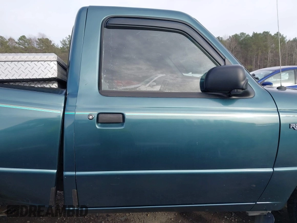 1997 Ford Ranger XLT z VIN 1FTCR10A6VUA47101, wystawiony jako IAAI lot #41743587 z przebiegiem 87 277 mil mil oraz . Historia ofert i sprzedaży dostępna na DreamBid. Obrazek 13.