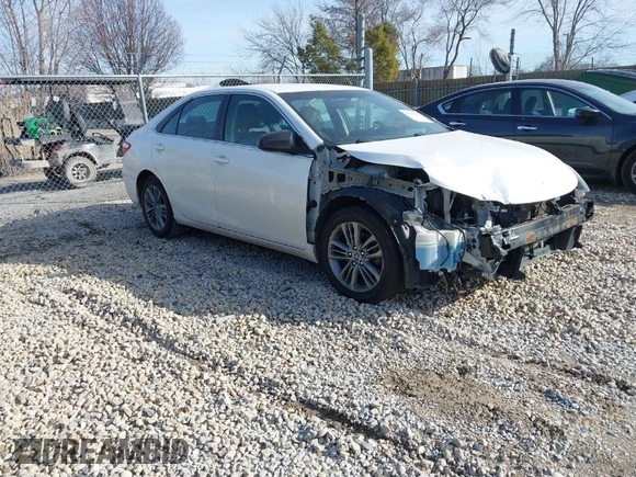 2015 Toyota Camry XLE with VIN 4T1BF1FK6FU475672, listed as a IAAI auction lot 41780890 with 238,915 mi miles. Bid and sale history available at carsss.com. Image 1.