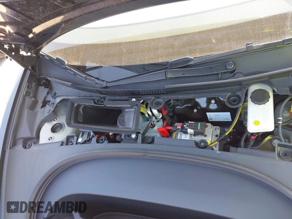 2025 Tesla Model 3 Long Range z VIN 5YJ3E1EB6SF924607, wystawiony jako IAAI lot #42255758 z przebiegiem 5 881 mil mil oraz . Historia ofert i sprzedaży dostępna na DreamBid. Obrazek 10.