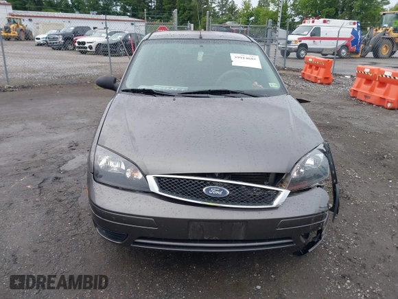 2007 Ford Focus S with VIN 1FAFP34N97W111639, listed as a IAAI auction lot 39914681 with 193,895 mi miles. Bid and sale history available at carsss.com. Image 12.