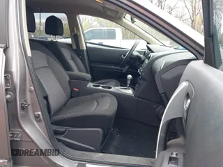 2012 Nissan Rogue S z VIN JN8AS5MV1CW373281, wystawiony jako IAAI lot #41925184 z przebiegiem 140 722 mil mil oraz . Historia ofert i sprzedaży dostępna na DreamBid. Obrazek 5.