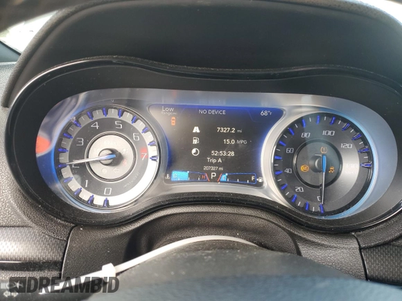 2015 Chrysler 300 with VIN 2C3CCABG4FH853479, listed as a Copart auction lot 48600135 with 207,327 mi miles and Clean Title. Bid and sale history available at carsss.com. Image 9.