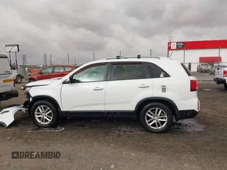 2015 Kia Sorento LX with VIN 5XYKT4A73FG613249, listed as a IAAI auction lot 41830836 with 111,396 mi miles. Bid and sale history available at carsss.com. Image 14.