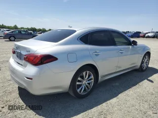 2017 Infiniti Q70 3.7 z VIN JN1BY1AP9HM740835, wystawiony jako Copart lot #57183645 z przebiegiem 122 722 mil mil oraz Szkoda całkowita • Salvage title. Historia ofert i sprzedaży dostępna na DreamBid. Obrazek 3.