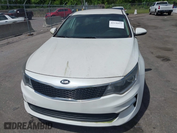 2016 Kia Optima LX z VIN KNAGT4L3XG5095972, wystawiony jako IAAI lot #42130422 z przebiegiem 103 420 mil mil oraz . Historia ofert i sprzedaży dostępna na DreamBid. Obrazek 6.