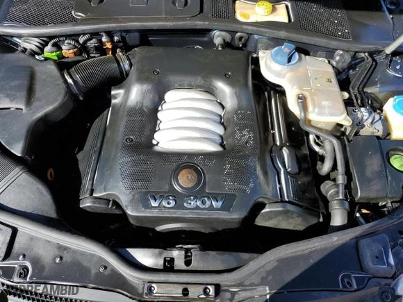 2002 Volkswagen Passat GLX with VIN WVWTH63B22P440401, listed as a Copart auction lot 80511804 with 142,772 mi miles and Salvage Title. Bid and sale history available at carsss.com. Image 11.
