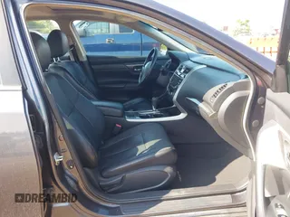 2013 Nissan Altima SV with VIN 1N4AL3APXDN581899, listed as a IAAI auction lot 42596618 with 232,426 mi miles and . Bid and sale history available at DreamBid. Image 5.