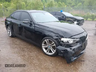 2014 BMW 3 Series 328i xDrive с VIN WBA3B3C54EJ977494, выставлен на аукционе IAAI как лот 42357637 с пробегом 108 807 миль миль и . История ставок и продаж доступна на DreamBid. Изображение 1.