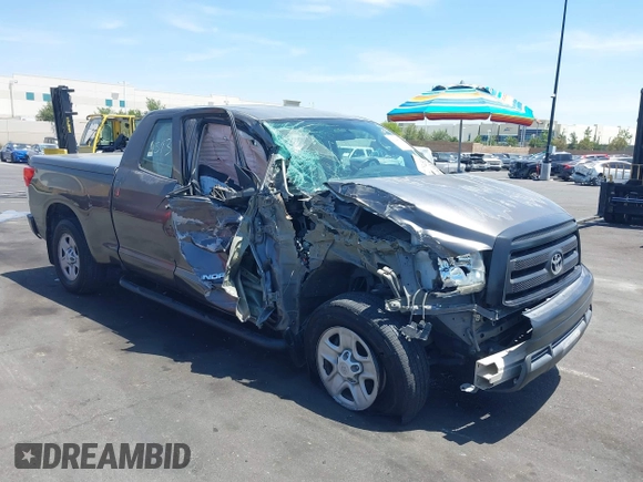 2013 Toyota Tundra z VIN 5TFRM5F15DX053654, wystawiony jako IAAI lot #42324593 z przebiegiem 128 206 mil mil oraz . Historia ofert i sprzedaży dostępna na DreamBid. Obrazek 6.