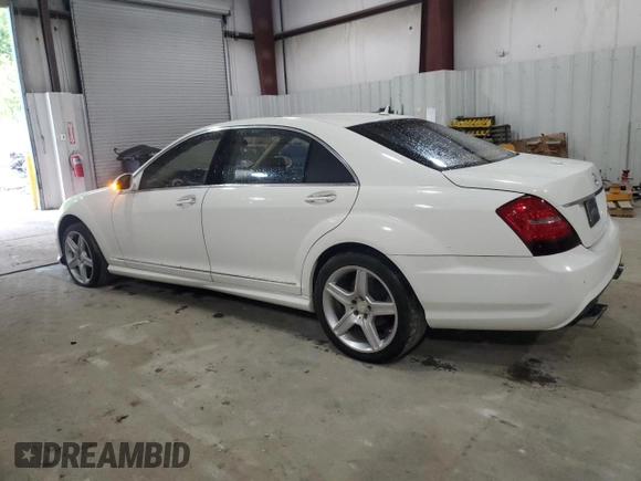 2007 Mercedes-Benz S 550 with VIN WDDNG71X97A072427, listed as a Copart auction lot 57881165 with 120,210 mi miles and Salvage title. Bid and sale history available at DreamBid. Image 2.