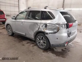 2017 Mitsubishi Outlander ES with VIN JA4AZ2A35HZ033141, listed as a IAAI auction lot 41738090 with 188,662 mi miles. Bid and sale history available at carsss.com. Image 3.