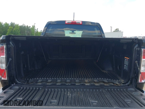2018 GMC Canyon 2WD z VIN 1GTG5BEN9J1137949, wystawiony jako IAAI lot #42189911 z przebiegiem 98 296 mil mil oraz . Historia ofert i sprzedaży dostępna na DreamBid. Obrazek 17.