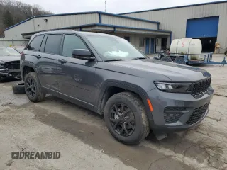 2025 Jeep Grand Cherokee Laredo with VIN 1C4RJHAG4SC272275, listed as a Copart auction lot 79920004 with 712 mi miles and Salvage Title. Bid and sale history available at DreamBid. Image 4.