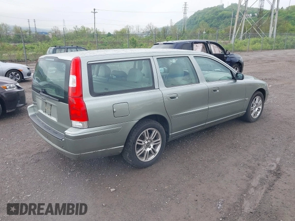 2006 Volvo V70 2.4L with VIN YV1SW612962574792, listed as a IAAI auction lot 42187150 with 124,636 mi miles and . Bid and sale history available at DreamBid. Image 4.