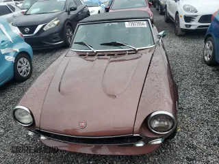 1979 FIAT 124 Spider z VIN 124CS20146682, wystawiony jako Copart lot #73923954 z przebiegiem 83 258 mil mil oraz Szkoda całkowita • Salvage title. Historia ofert i sprzedaży dostępna na DreamBid. Obrazek 5.