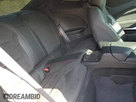 2023 Chevrolet Camaro ZL1 z VIN 1G1FK1R64P0157342, wystawiony jako Copart lot #50989355 z przebiegiem 4114 mil mil oraz Szkody całkowita. Historia ofert i sprzedaży dostępna na DreamBid. Obrazek 10.