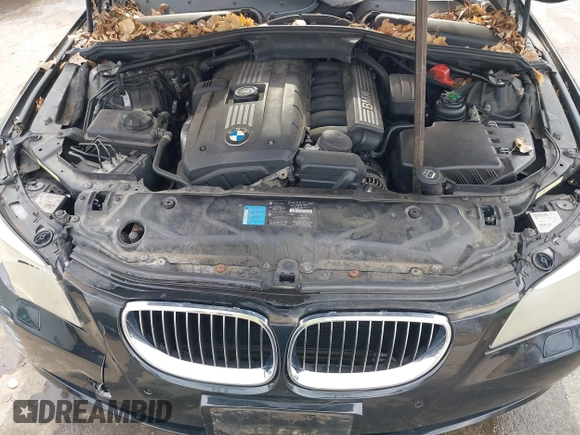 2008 BMW 5 Series 528xi with VIN WBANV13538CZ56228, listed as a IAAI auction lot 41842631 with 92,806 mi miles. Bid and sale history available at carsss.com. Image 10.