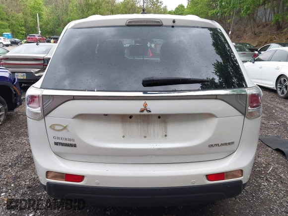 2014 Mitsubishi Outlander SE z VIN JA4AD3A37EZ015188, wystawiony jako IAAI lot #42281043 z przebiegiem 116 876 mil mil oraz . Historia ofert i sprzedaży dostępna na DreamBid. Obrazek 16.