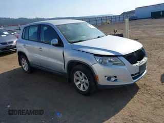 2010 Volkswagen Tiguan S с VIN WVGBV7AX4AW516371, выставлен на аукционе IAAI как лот 42554386 с пробегом 106 755 миль миль и . История ставок и продаж доступна на DreamBid. Изображение 1.