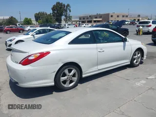 2004 Toyota Solara SE z VIN 4T1CA38P24U011847, wystawiony jako IAAI lot #42437245 z przebiegiem 284 072 mil mil oraz . Historia ofert i sprzedaży dostępna na DreamBid. Obrazek 4.