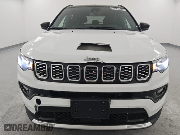 2025 Jeep Compass Limited z VIN 3C4NJDCN9ST507387, wystawiony jako Copart lot #62530215 z przebiegiem 9 049 mil mil oraz Czysty tytuł • Clean title. Historia ofert i sprzedaży dostępna na DreamBid. Obrazek 5.
