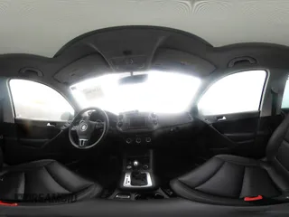 2016 Volkswagen Tiguan SEL z VIN WVGBV7AX3GW594729, wystawiony jako IAAI lot #41233805 z przebiegiem 92 997 mil mil oraz . Historia ofert i sprzedaży dostępna na DreamBid. Obrazek 19.