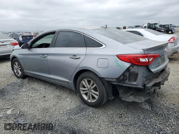 2015 Hyundai Sonata SE z VIN 5NPE24AFXFH040107, wystawiony jako Copart lot #59360675 z przebiegiem 163 886 mil mil oraz Szkoda całkowita • Salvage title. Historia ofert i sprzedaży dostępna na DreamBid. Obrazek 2.