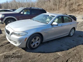 2012 BMW 5 Series 528i xDrive with VIN WBAXH5C59CDW02305, listed as a Copart auction lot 47301285 with 0 mi miles and Clean Title. Bid and sale history available at carsss.com. Image 1.