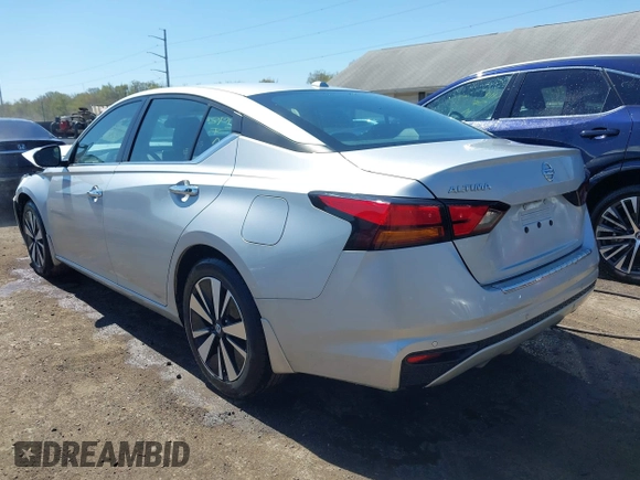 2022 Nissan Altima SV z VIN 1N4BL4DV4NN322539, wystawiony jako IAAI lot #41985083 z przebiegiem 33 112 mil mil oraz . Historia ofert i sprzedaży dostępna na DreamBid. Obrazek 3.