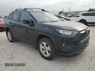 2021 Toyota RAV4 XLE with VIN 2T3W1RFV9MC164185, listed as a Copart auction lot 50554424 with 44,294 mi miles and Clean Title. Bid and sale history available at carsss.com. Image 4.