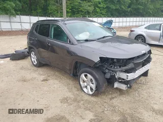 2019 Jeep Compass Latitude z VIN 3C4NJDBB8KT748588, wystawiony jako IAAI lot #42224482 z przebiegiem 70 810 mil mil oraz . Historia ofert i sprzedaży dostępna na DreamBid. Obrazek 1.