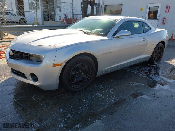 2012 Chevrolet Camaro 2LS with VIN 2G1FA1E38C9149677, listed as a IAAI auction lot 41576245 with 123,564 mi miles. Bid and sale history available at carsss.com. Image 17.
